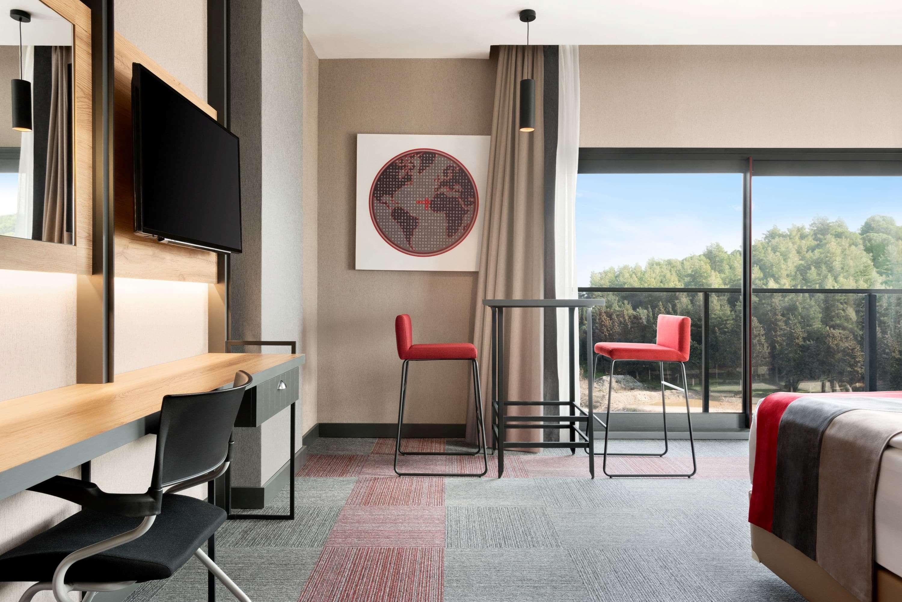 Ramada By Wyndham Tire Hotel Buitenkant foto