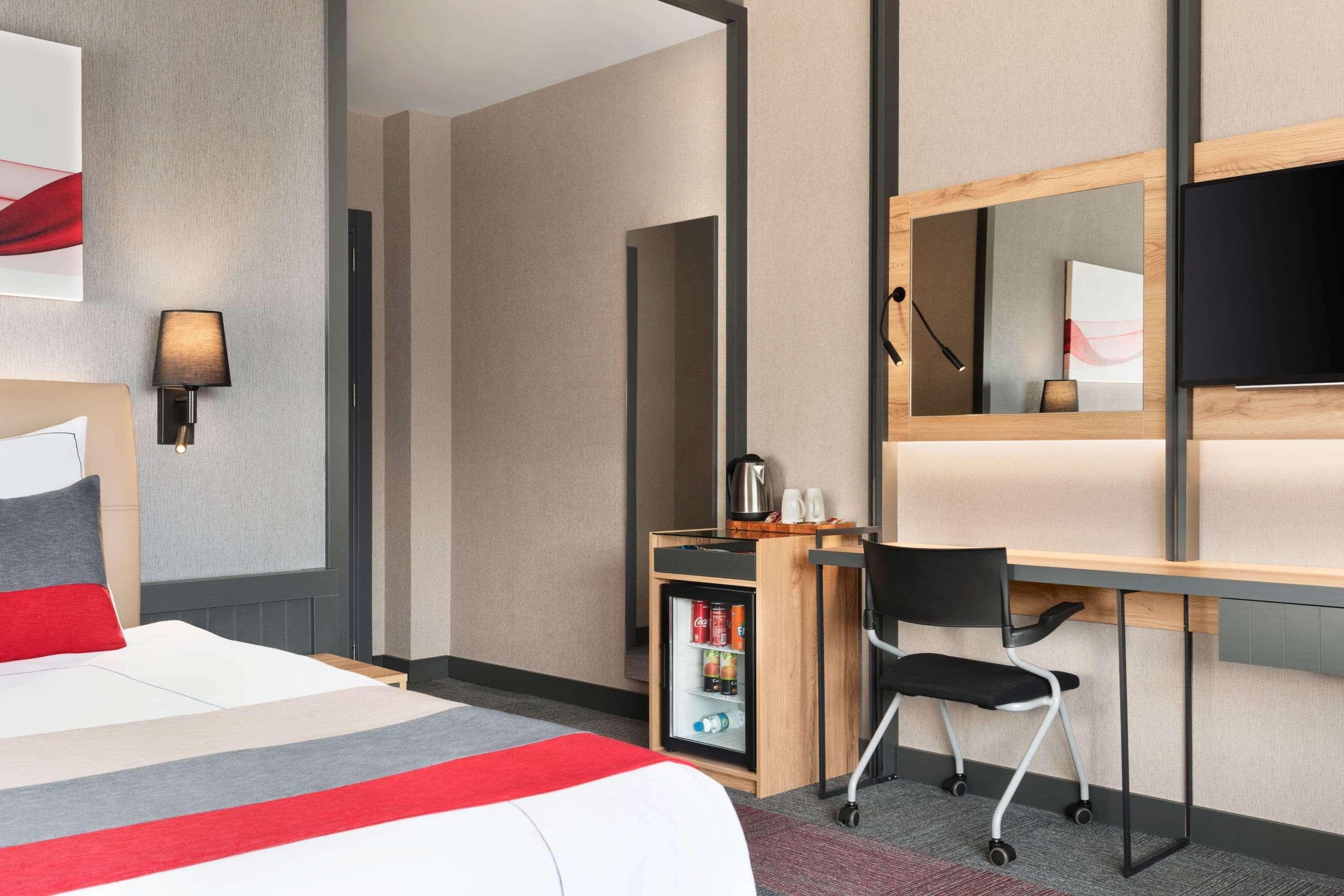 Ramada By Wyndham Tire Hotel Buitenkant foto