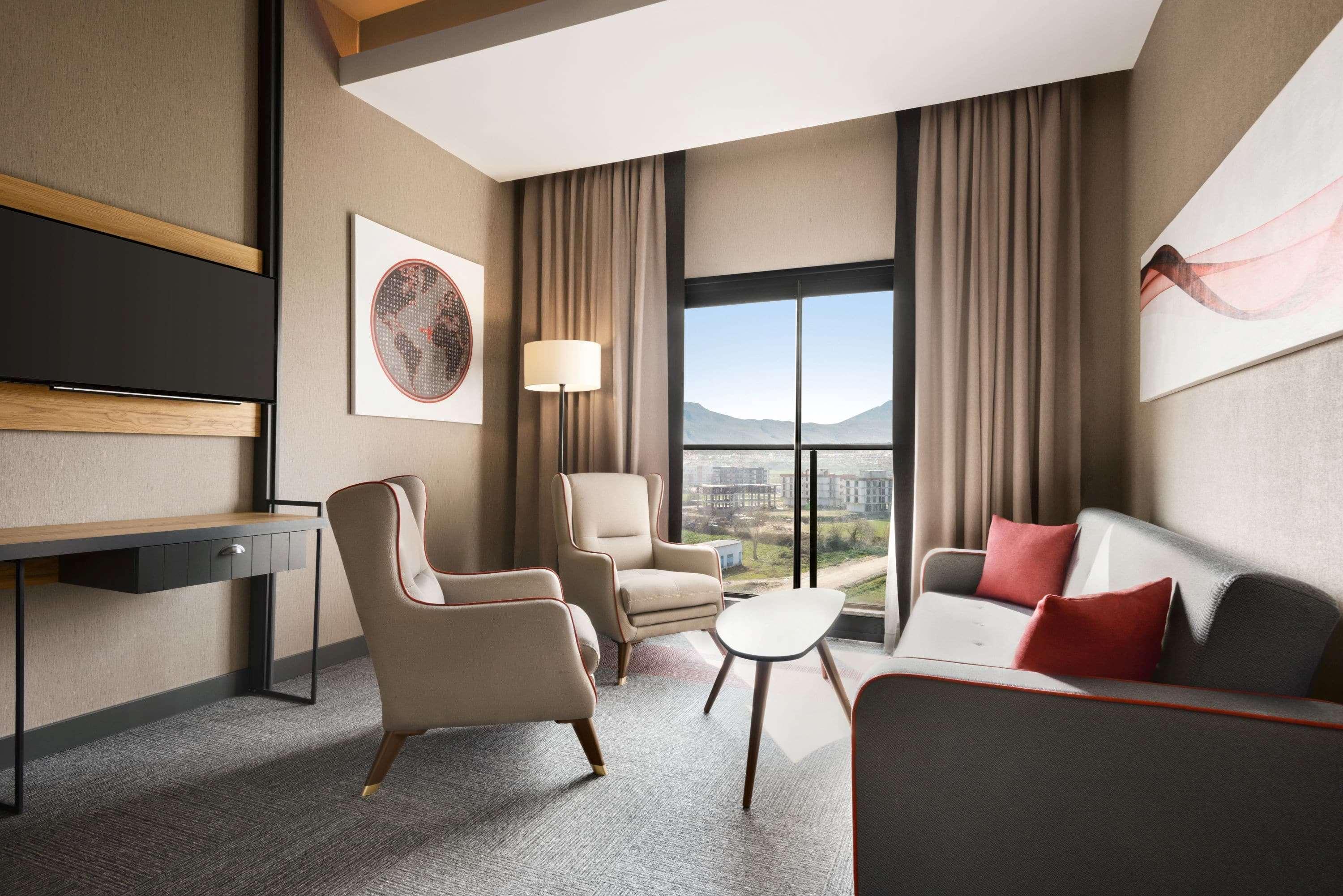 Ramada By Wyndham Tire Hotel Buitenkant foto
