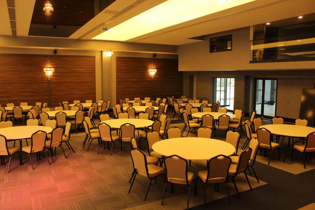 Ramada By Wyndham Tire Hotel Buitenkant foto