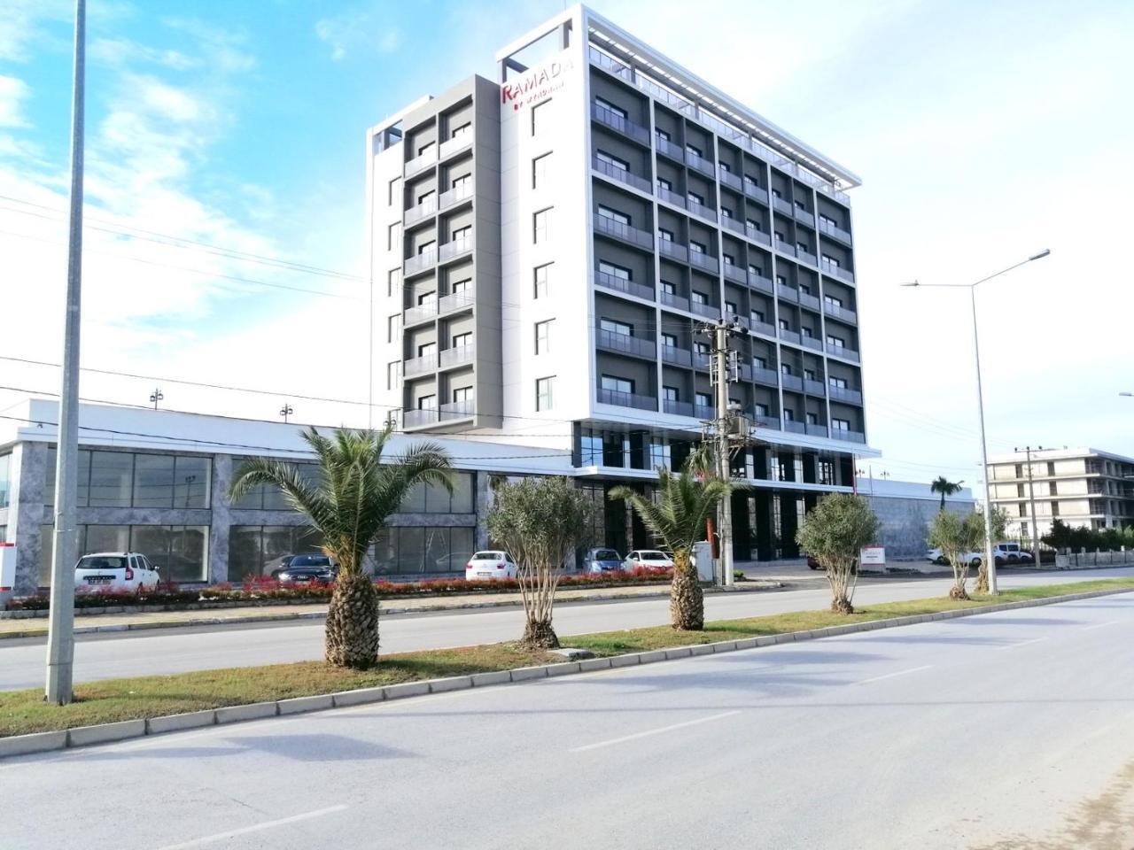Ramada By Wyndham Tire Hotel Buitenkant foto